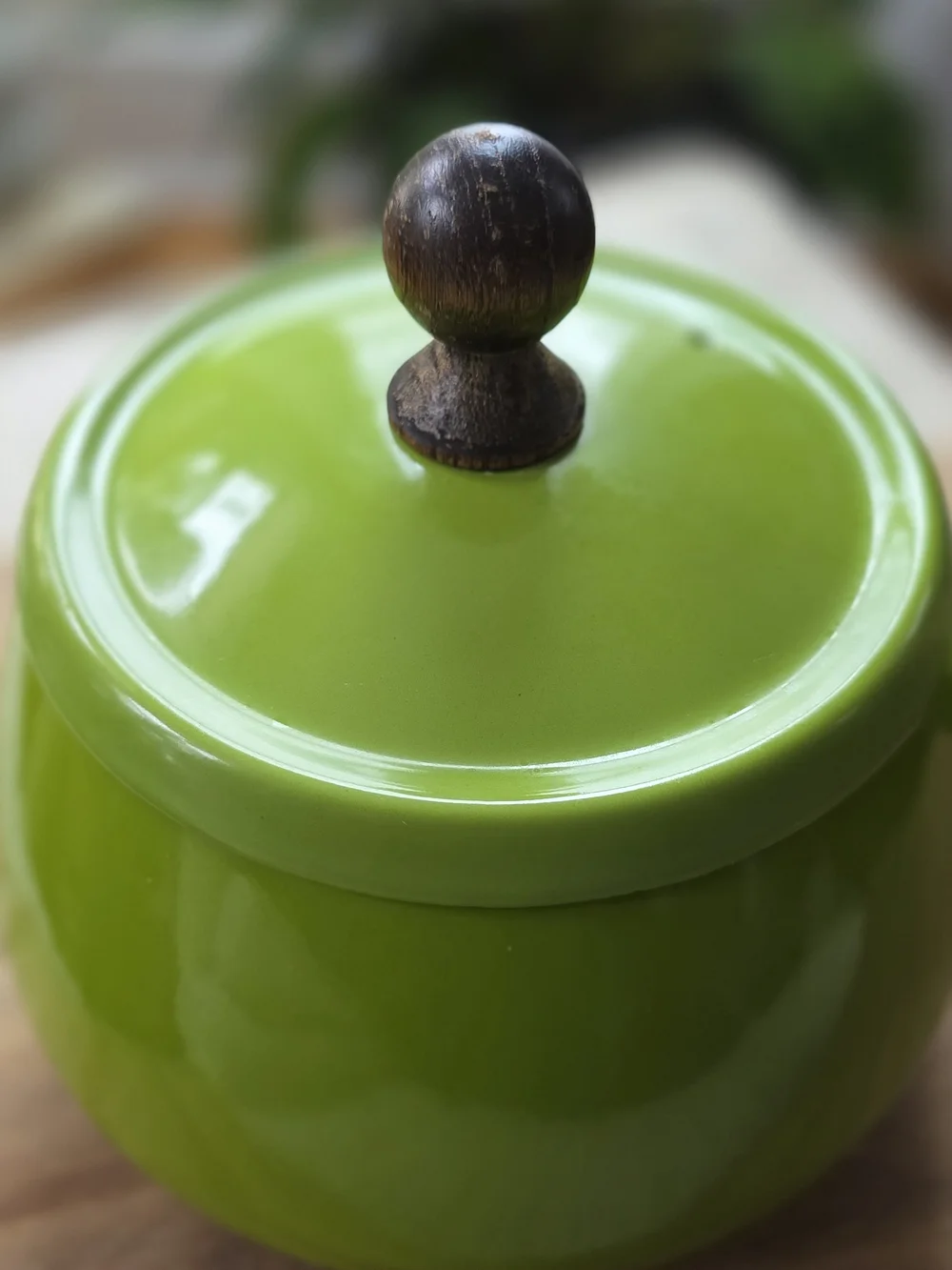 Green Enamel Fodue‎ Pot with Matching Bowls